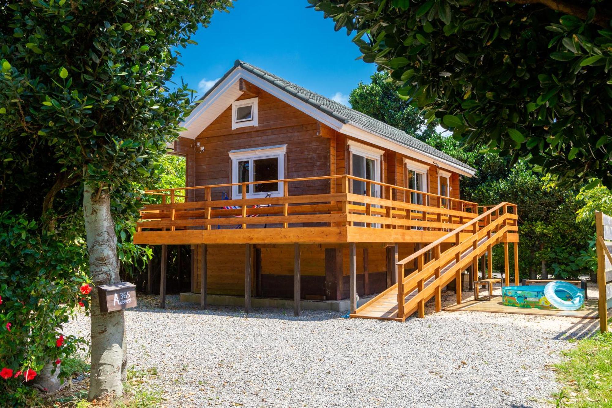 石垣島コテージakeeesi365 Ishigaki  Exterior photo